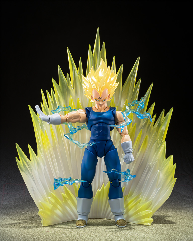 Some comparisons between the new @demoniacalfit_ins and tamashii's 1.0 base  Goku. Good lord this DF piece shot right to the top! —�