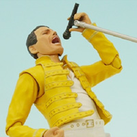 Special site [AKIBA showroom] Released on Saturday, March 26th! "SHFiguarts Freddie Mercury" package opening review!