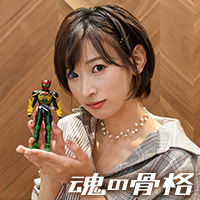 Interview Articles" SHINKOCCHOU SEIHOU KAMEN RIDER OOO Combo" ¡Conmemoración del lanzamiento del 8/10! Entrevista con Hitomi Isaka, Kamen Rider NIÑAS