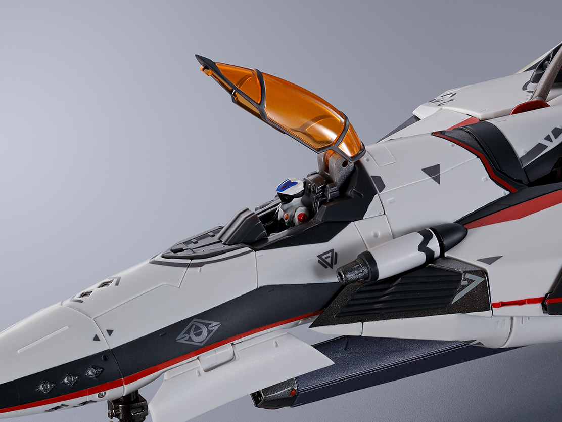 超时空要塞Frontier 手办 DX CHOGOKIN VF-171EX 装甲梦魇 Plus EX(阿尔托早乙女机) 复兴 Ver.