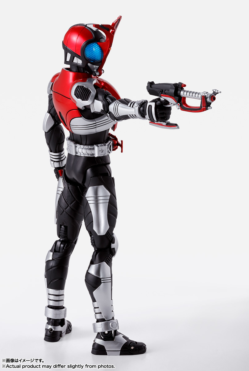 S.H.Figuarts（真骨彫製法） 仮面ライダーカブト ライダーフォーム 真 