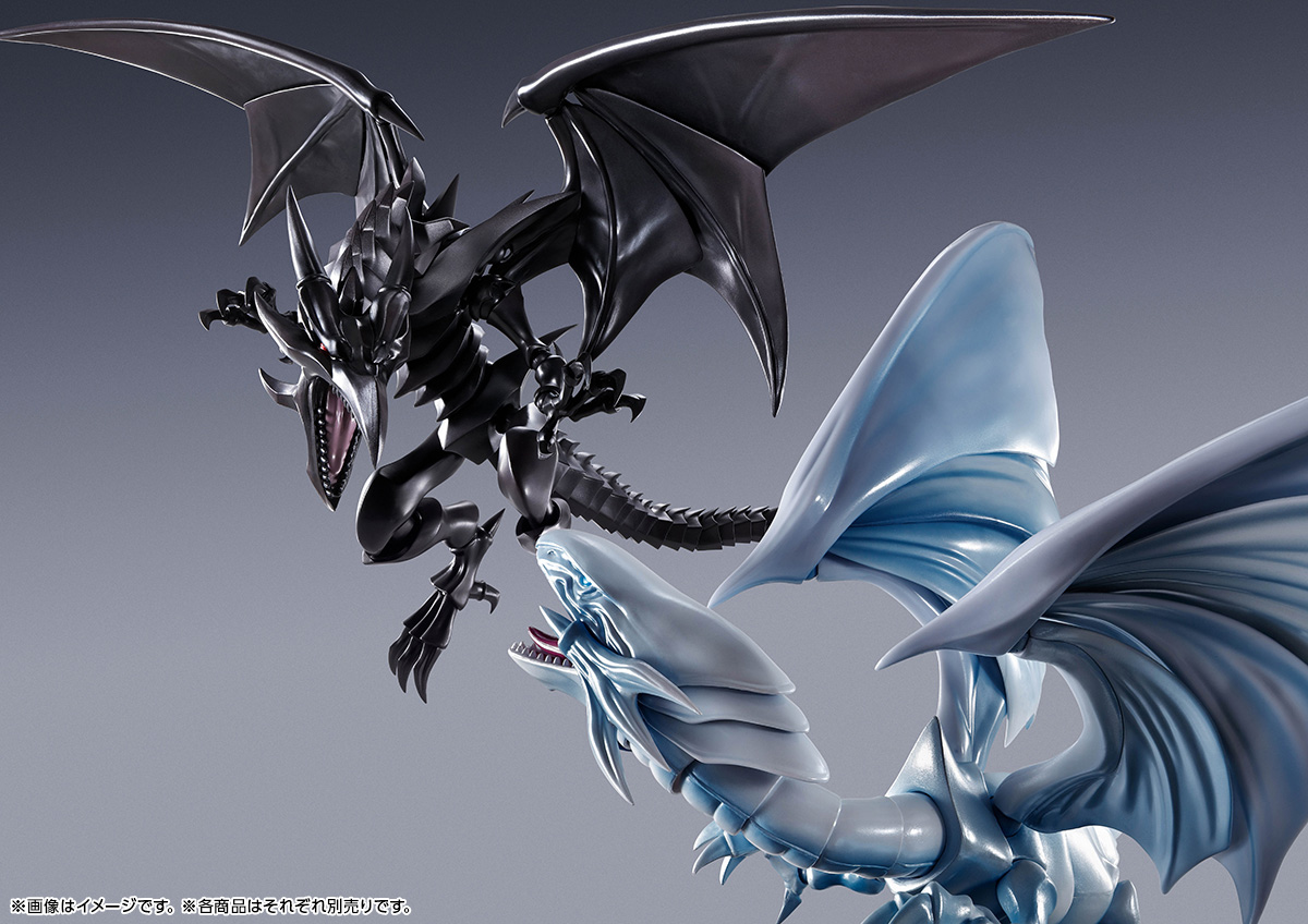 S.H.MonsterArts Dragones blancos de ojos azules y dragones negros de ojos carmesí