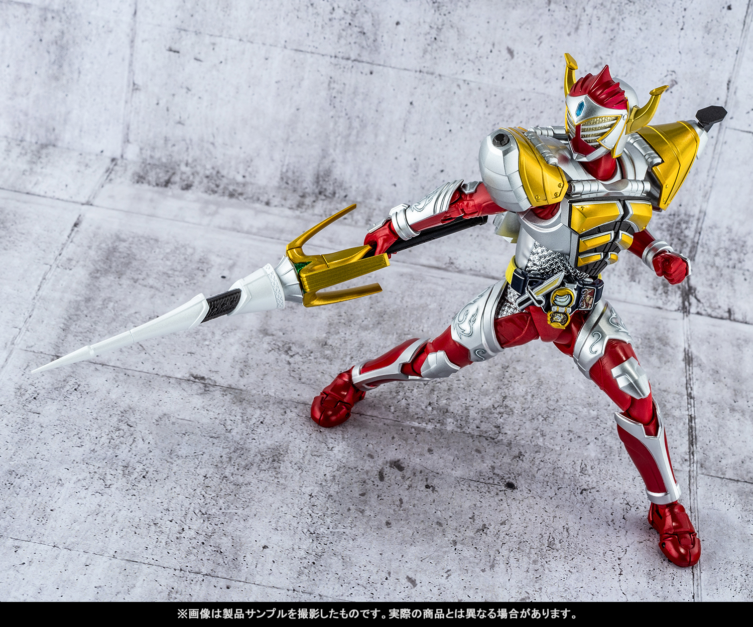 让我们用SHINKOCCHOU SEIHOU开战吧！ 8/10 介绍在商店和Tamashii web shop “武器更换套装”中发售“假面骑士甲”和“假面骑士男爵”产品样品