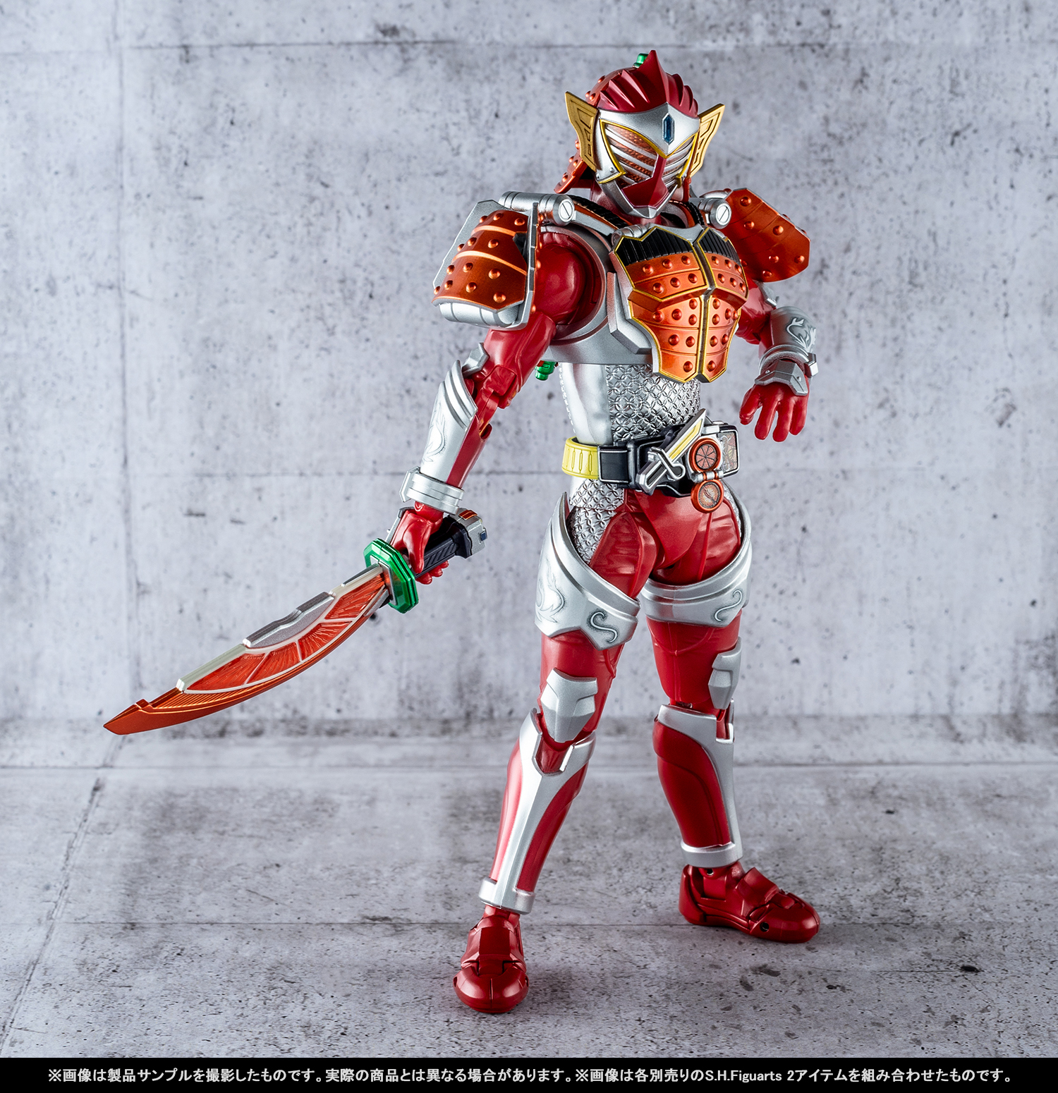 Let&#39;s go to battle with SHINKOCCHOU SEIHOU! Introducing product samples of &quot;Kamen Rider Gaim&quot; and &quot;Kamen Rider Baron&quot; that will be available in stores from August 10th, and the &quot;Arms Change Set&quot; Tamashii web shop