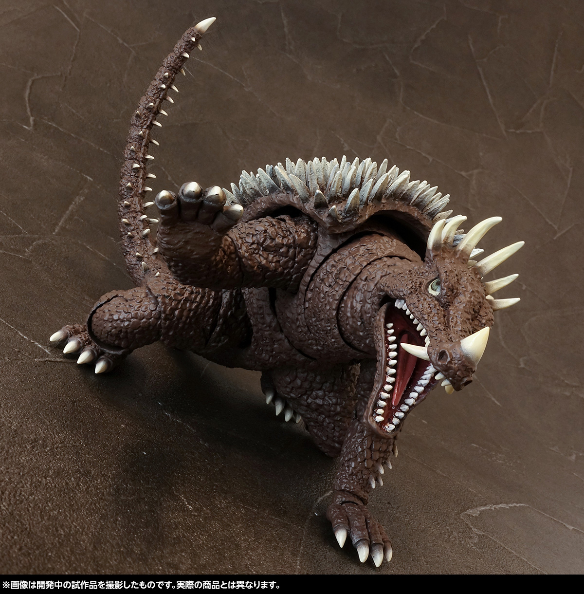 地球を守る正義の味方！怪獣王の相棒「S.H.MonsterArts アンギラス (1972)」撮り下ろしご紹介