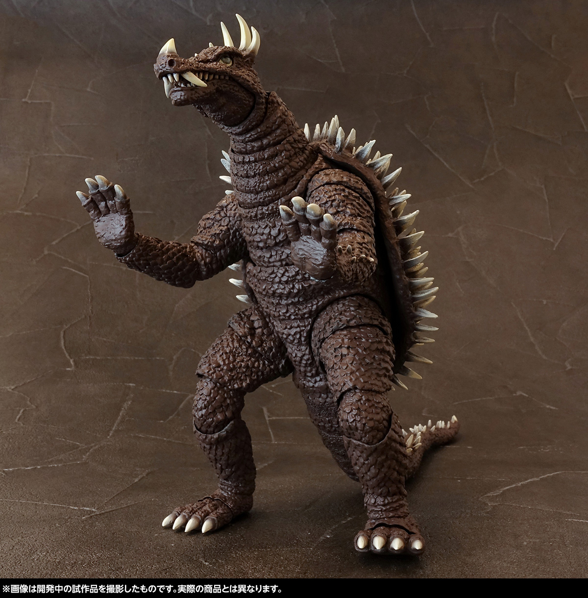 地球を守る正義の味方！怪獣王の相棒「S.H.MonsterArts アンギラス (1972)」撮り下ろしご紹介