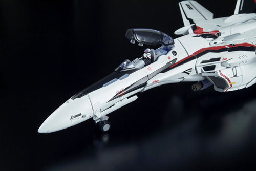 DX超合金 VF-25F メサイアバルキリー(早乙女アルト機)│株式会社BANDAI