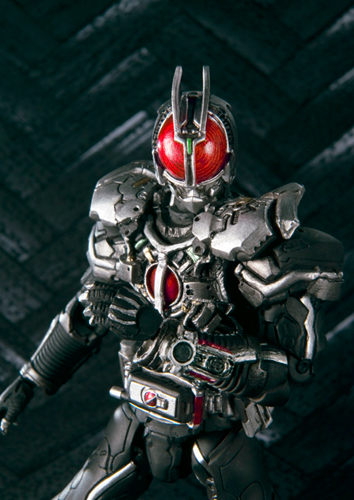 S.I.C. 極魂 仮面ライダーファイズ アクセルフォーム│株式会社BANDAI