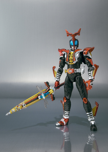 S.H.Figuarts 仮面ライダーカブトハイパーフォーム│株式会社BANDAI