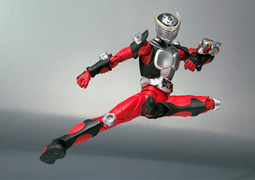 S.H.Figuarts 仮面ライダー龍騎&ドラグレッダーセット│株式会社BANDAI