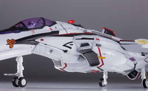 DX超合金 VF-25F メサイアバルキリー(早乙女アルト機)リニューアルVer.