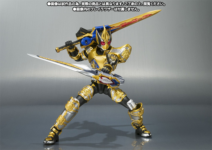 S.H.Figuarts 仮面ライダーブレイド キングフォーム│株式会社BANDAI