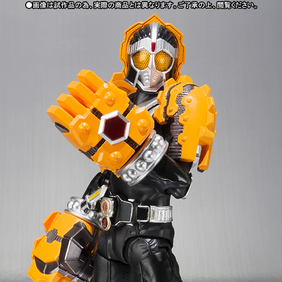 S.H.Figuarts 仮面ライダーナックル クルミアームズ