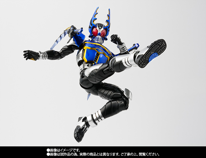 最終値下げ　真骨彫製法　ガタックライダーフォーム　　フィギュアーツ Amazon.co.jp: S.H.Figuarts（真骨彫製法） 仮面ライダーガタック