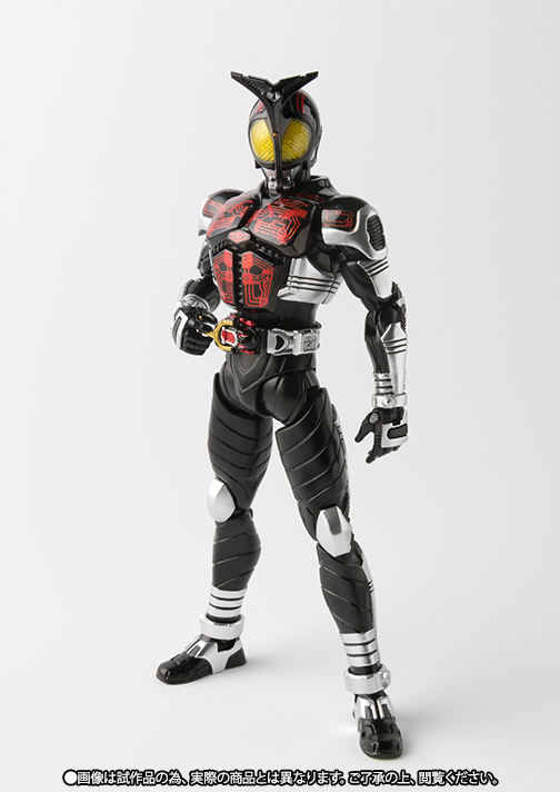 S.H.Figuarts(真骨彫製法) 仮面ライダーダークカブト