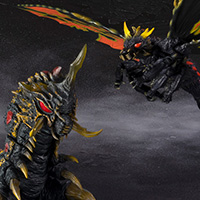 S.H.MonsterArts&nbsp;バトラ（成虫）&バトラ（幼虫）Special Color Ver.