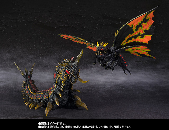 S.H.MonsterArts&nbsp;バトラ（成虫）&バトラ（幼虫）Special Color Ver.