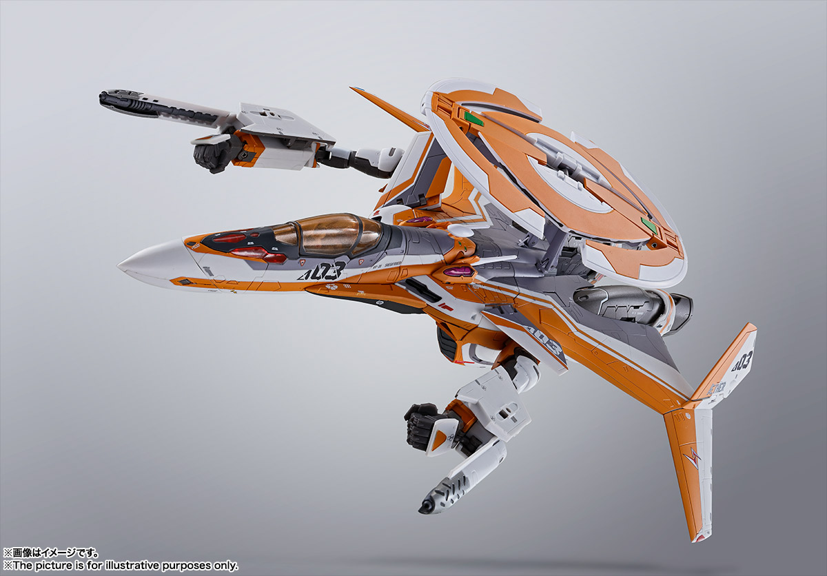 DX超合金 VF-31E ジークフリード(チャック・マスタング機)