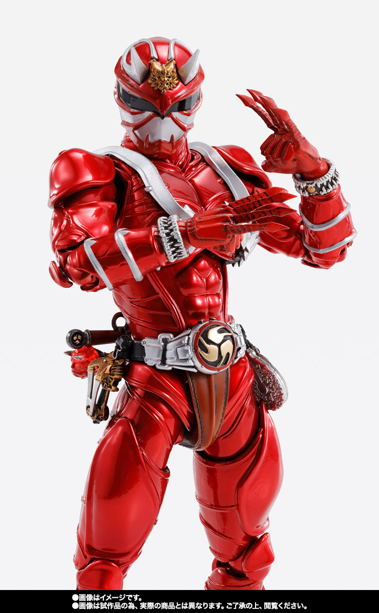 S.H.Figuarts(真骨彫製法) 仮面ライダー響鬼紅