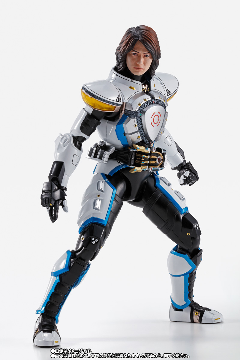 S.H.Figuarts(真骨彫製法) 仮面ライダーイクサ セーブモード/バーストモード