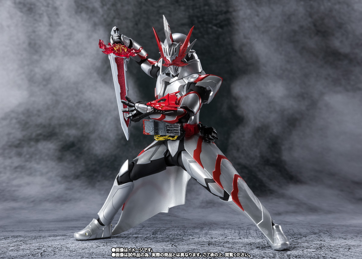 S.H.Figuarts 仮面ライダーセイバー ドラゴニックナイト
