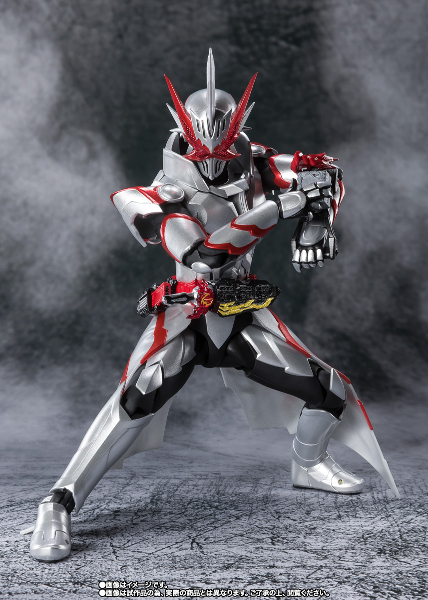 S.H.Figuarts 仮面ライダーセイバー ドラゴニックナイト