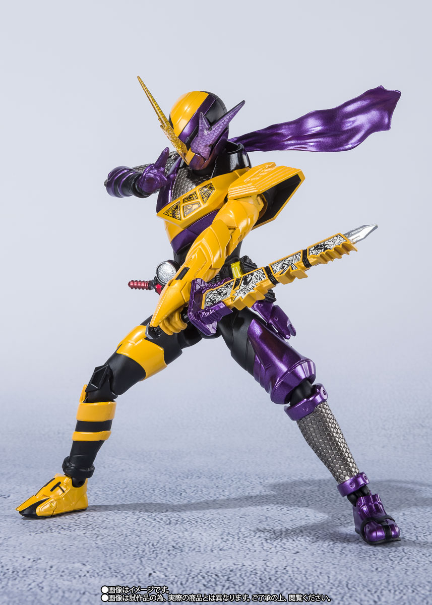 S.H.Figuarts&nbsp;仮面ライダービルド ニンニンコミックフォーム