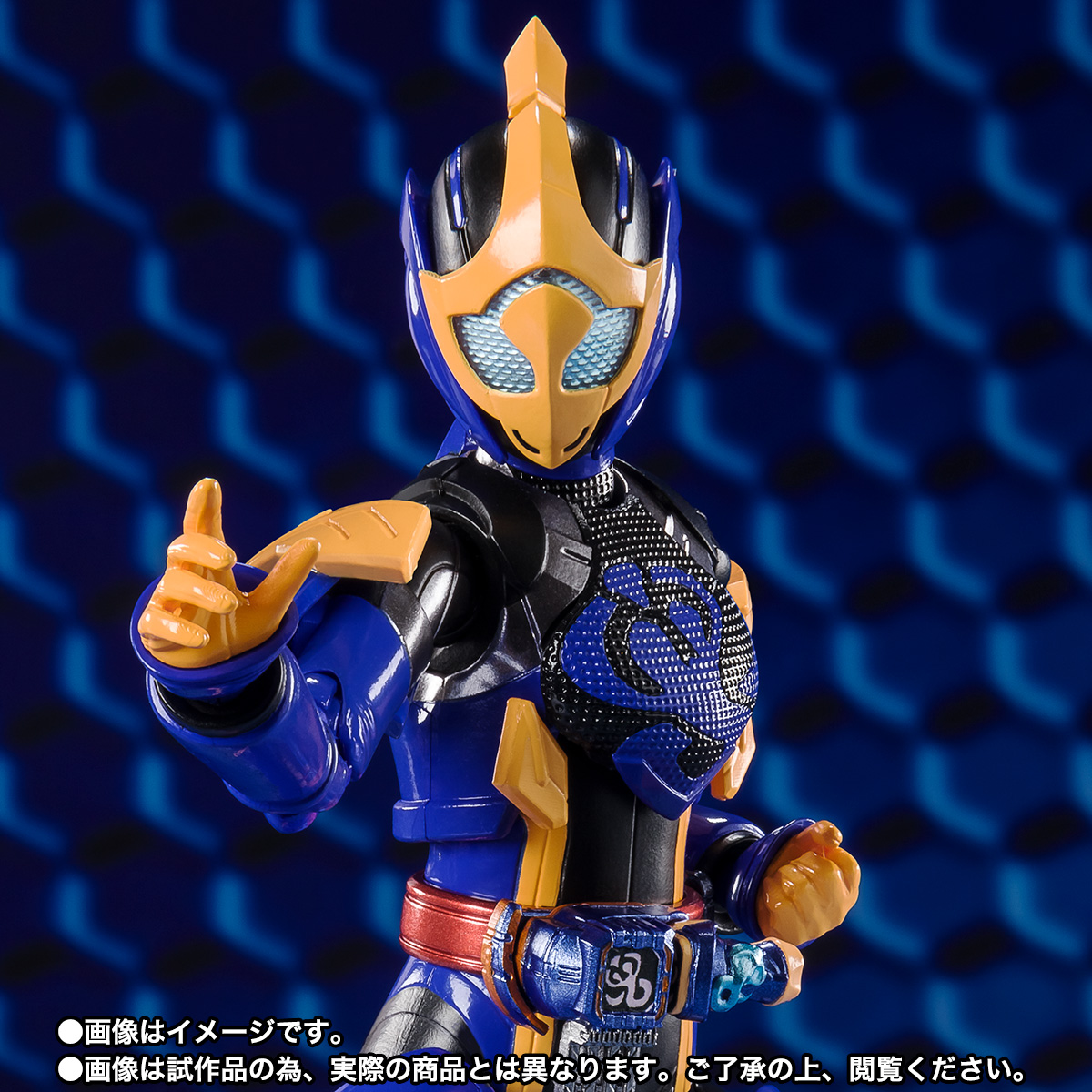 S.H.Figuarts 仮面ライダージャンヌ コブラゲノム&ラブコフ クジャクゲノム