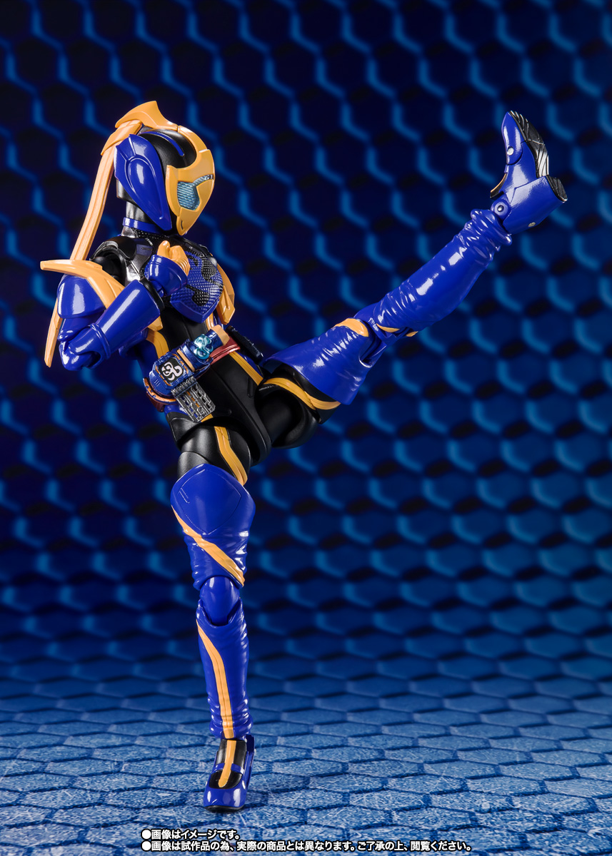 S.H.Figuarts 仮面ライダージャンヌ コブラゲノム&ラブコフ クジャクゲノム