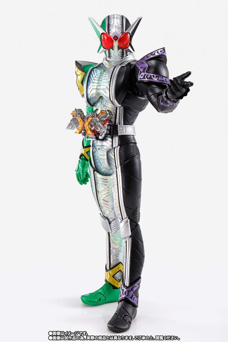 S.H.Figuarts(真骨彫製法) 仮面ライダーW サイクロンジョーカーエクストリーム