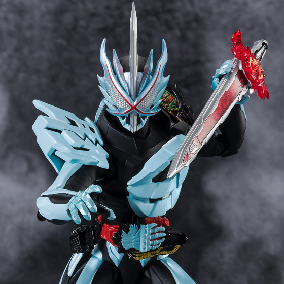 S.H.Figuarts&nbsp;【特別開催記念商品】仮面ライダーセイバー プリミティブドラゴン