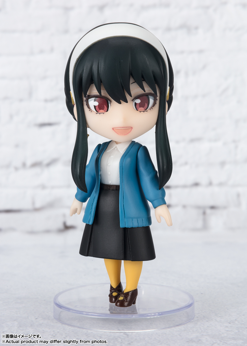Figuarts mini ヨル・フォージャー -おでけけこーで-