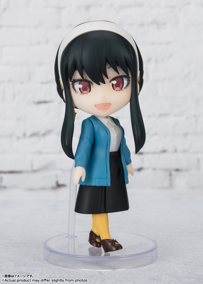 Figuarts mini ヨル・フォージャー -おでけけこーで-