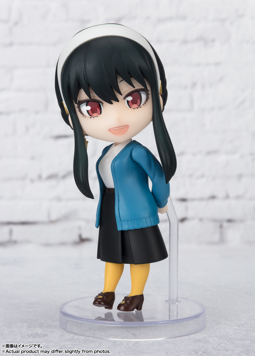 Figuarts mini ヨル・フォージャー -おでけけこーで-