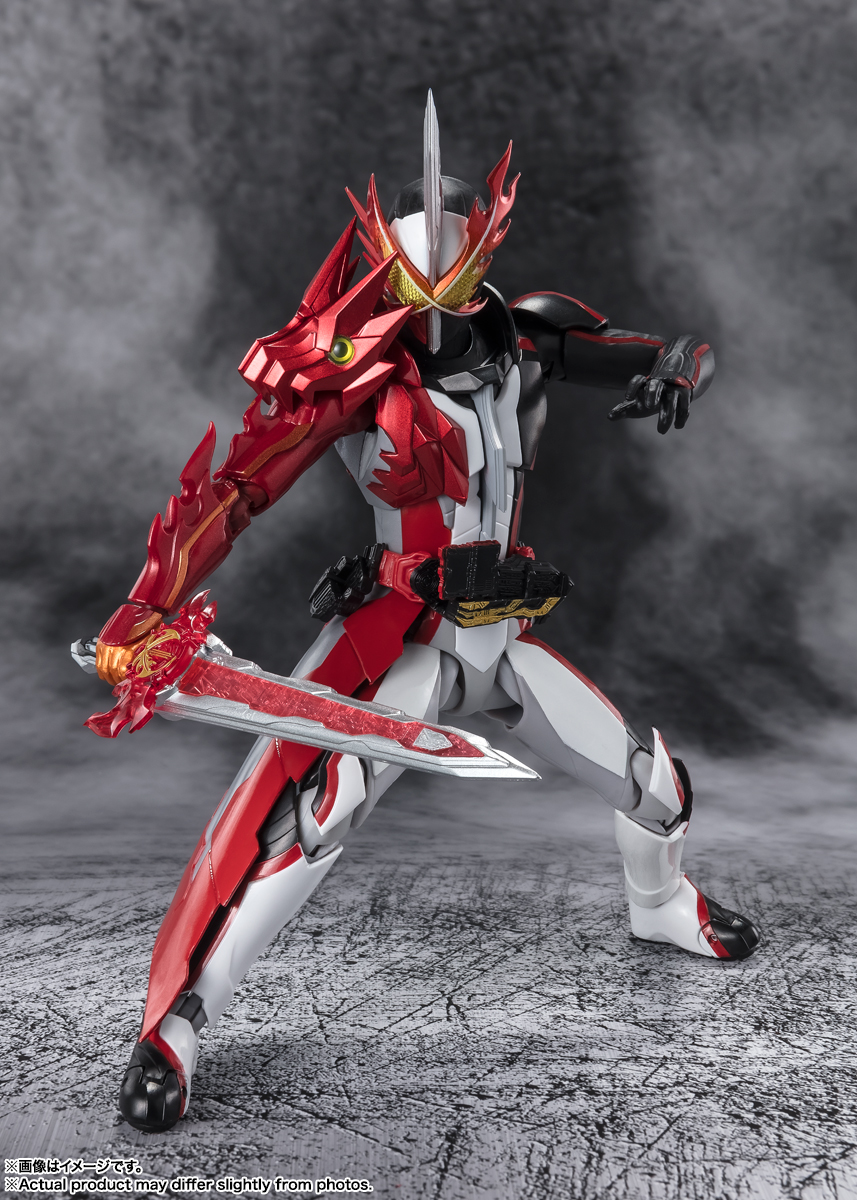KAMEN RIDER SABER BRAVE DRAGON -Metallic Color Edition- | ITEMS