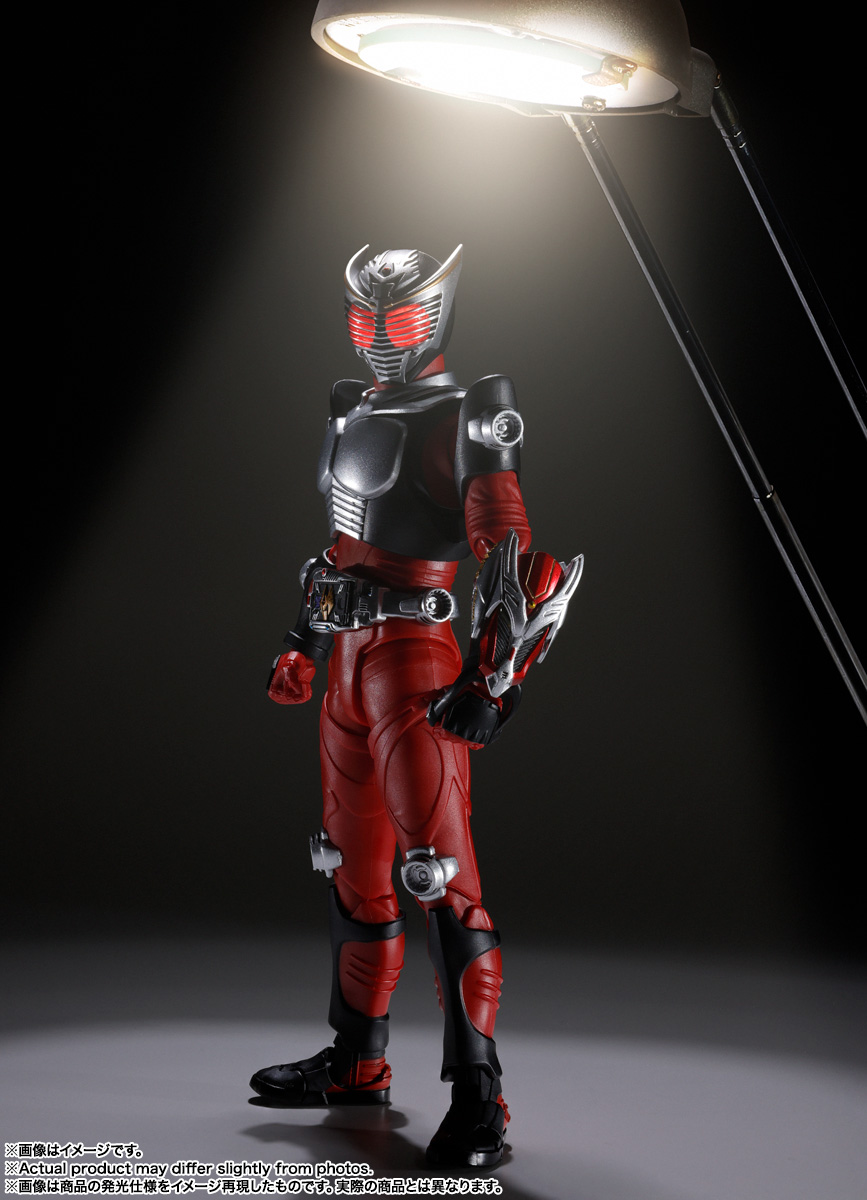 S.H.Figuarts(真骨彫製法) 仮面ライダー龍騎