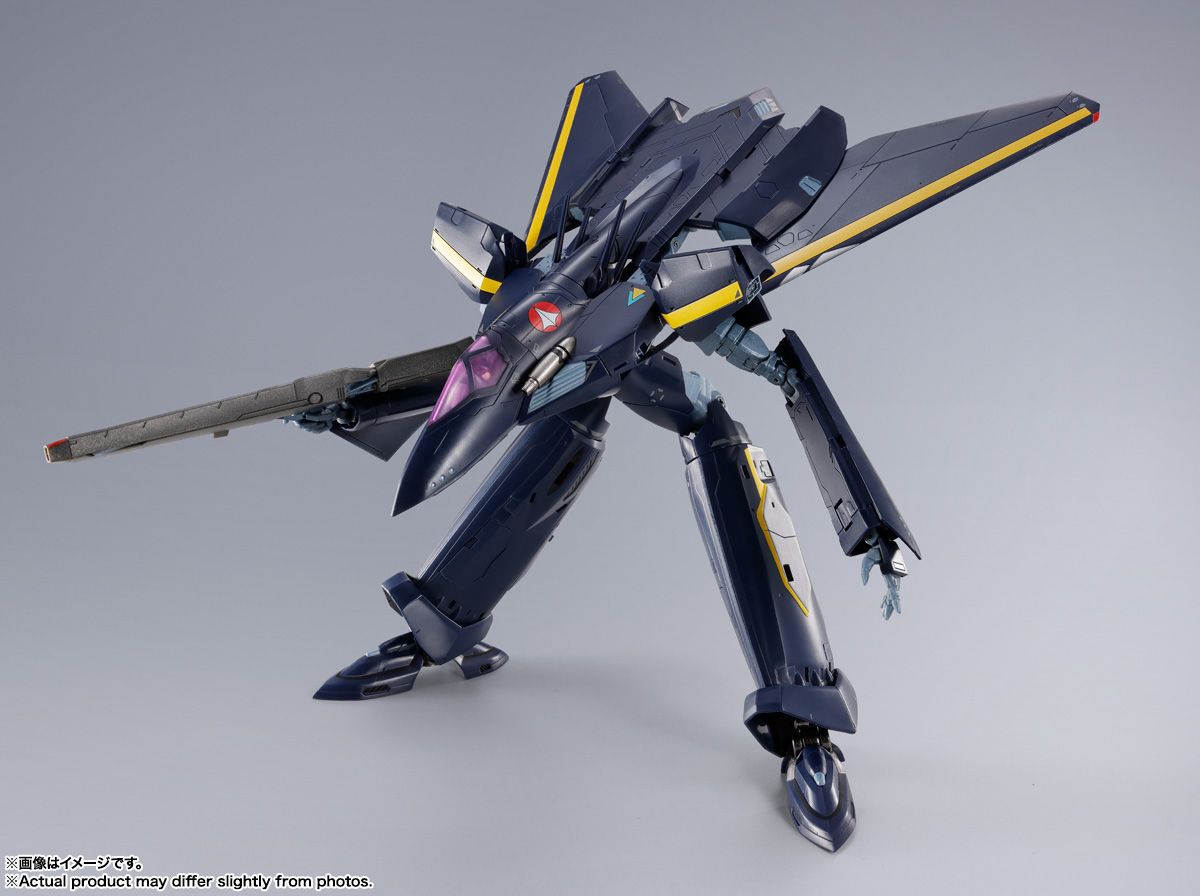 DX超合金&nbsp;VF-17S ナイトメアステルスバルキリー（ガムリン木崎機）