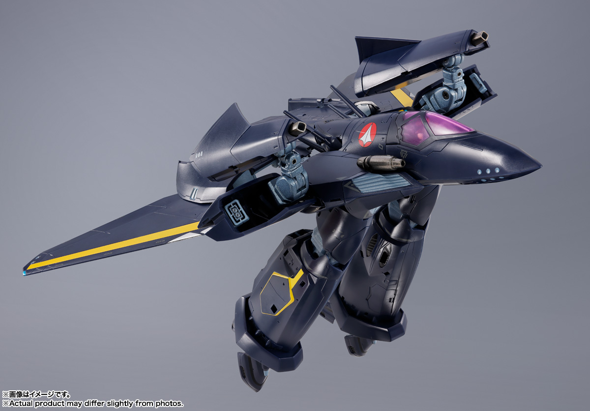 DX超合金&nbsp;VF-17S ナイトメアステルスバルキリー（ガムリン木崎機）