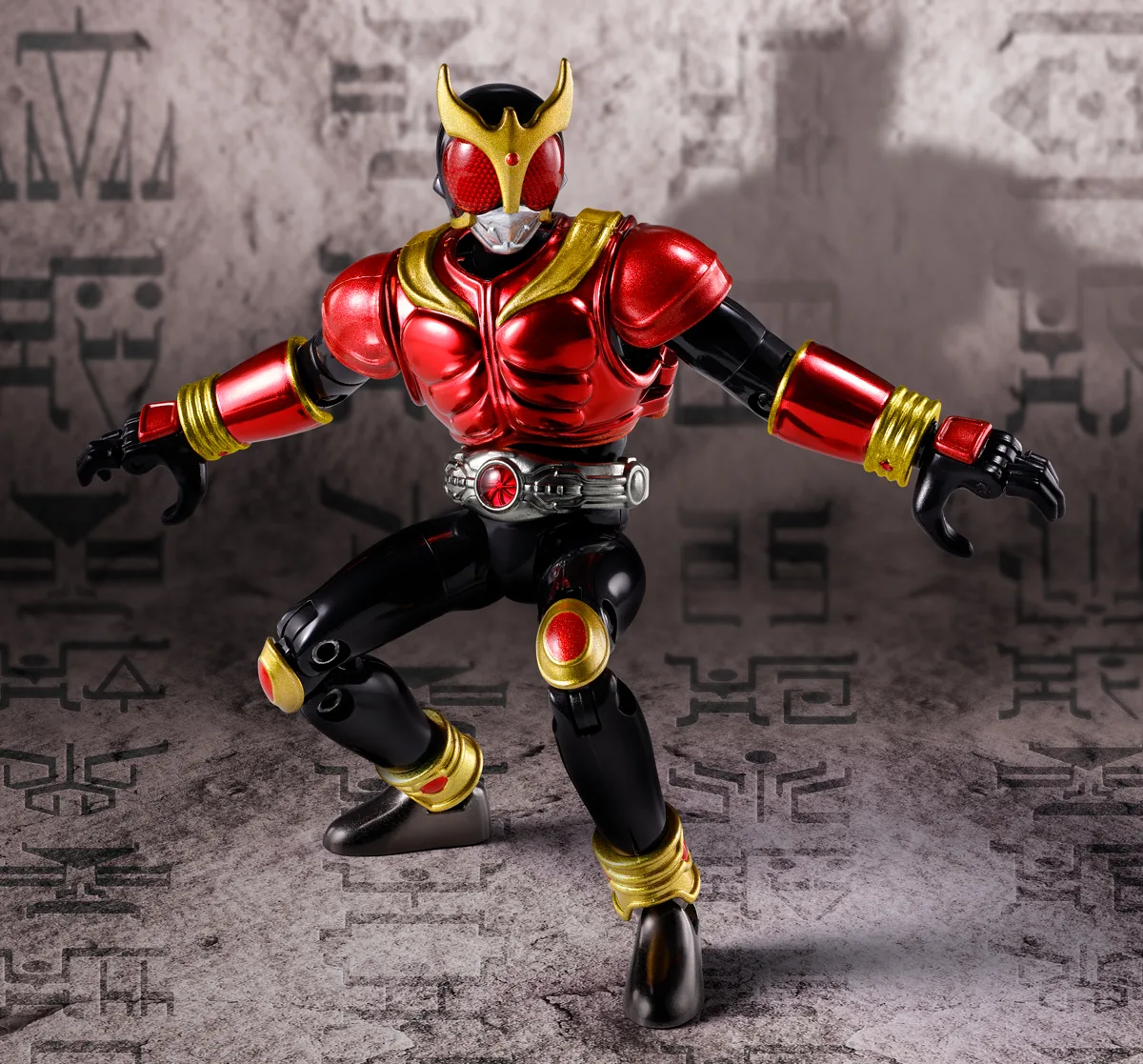 装着変身&nbsp;仮面ライダークウガ マイティフォーム