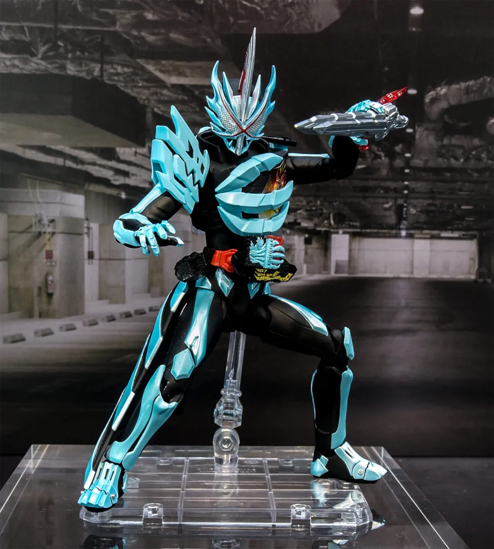 「S.H.Figuarts 仮面ライダーセイバー プリミティブドラゴン」 参考出品