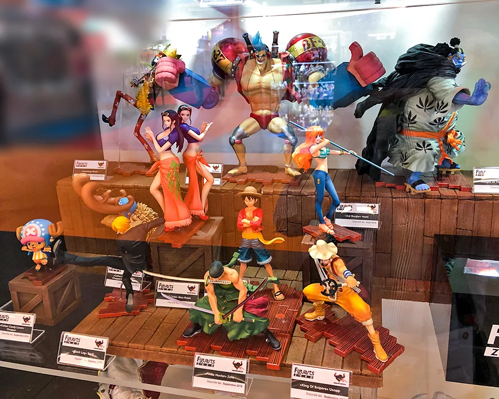 フィギュアーツZERO 「麦わらのルフィ」「海賊狩りのゾロ」「泥棒猫ナミ」「狙撃の王様そげキング ウソップ」「わたあめ大好きチョッパー」「黒足のサンジ」「海侠のジンベエ」「わたあめ大好きチョッパー ホーンポイントVer.」「悪魔の子ニコ・ロビン」「鼻唄のブルック」「鉄人フランキー」
© 尾田栄一郎／集英社・フジテレビ・東映アニメーション