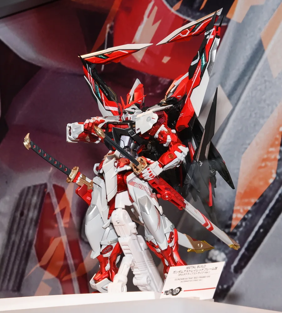 【参考出品】METAL BUILD ガンダムアストレイレッドフレーム改（オルタナティブストライクVer.）
©創通・サンライズ