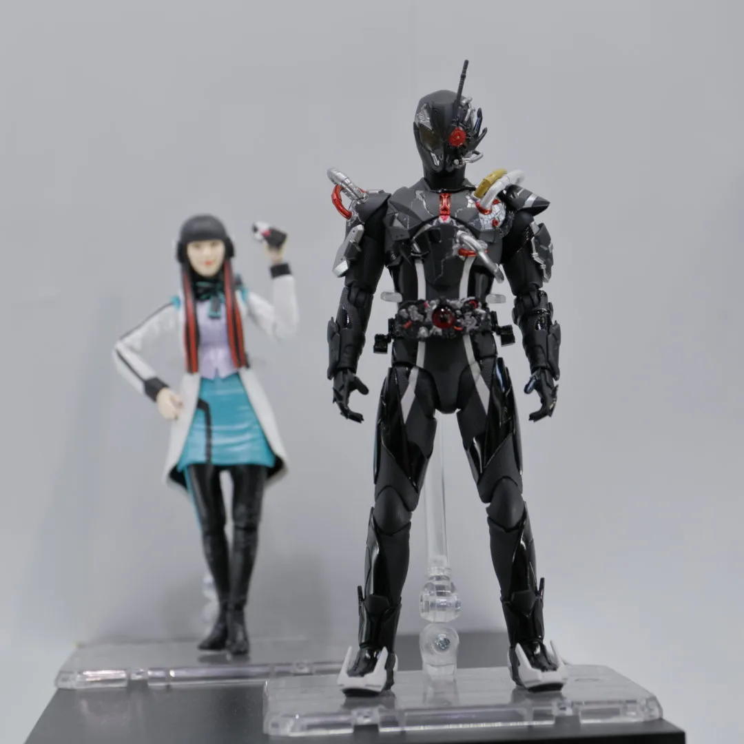 S.H.Figuarts 仮面ライダーアークゼロ 参考出品
S.H.Figuarts アズ 参考出品
©2019 石森プロ・テレビ朝日・ADK EM・東映