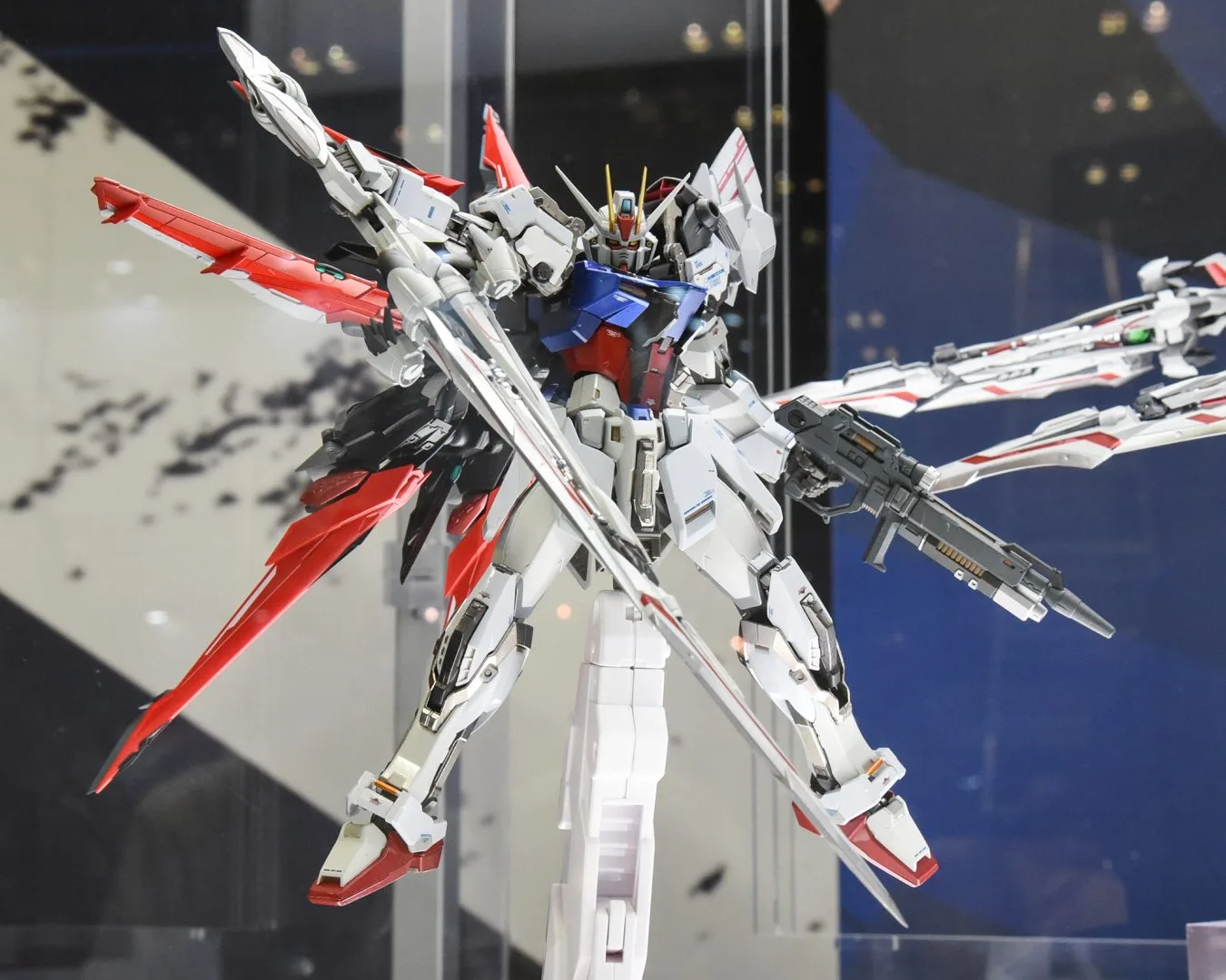 METAL BUILD ストライクガンダム（METAL BUILD∞ イベント開催記念商品／販売終了、魂ウェブ商店／受注終了）
METAL BUILD カレトヴルッフ オプションセット（魂ウェブ商店／受注終了）
METAL BUILD フライトユニット オプションセット（オルタナティブストライクVer.）（魂ウェブ商店／受注終了）
©創通・サンライズ