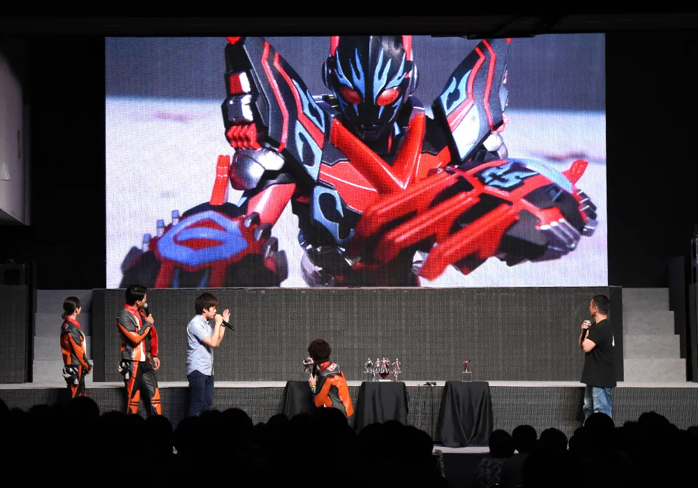 新作映像に登場する「ウルトラマンエックスダークネス」「ウルトラマンジードダークネス」のS.H.Figuarts試作公開
©円谷プロ