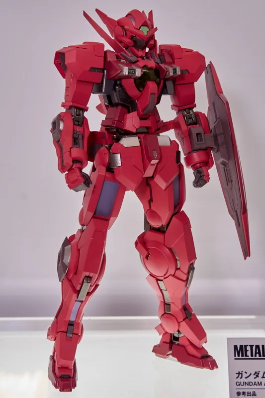 「METAL BUILD」シリーズでは、「ガンダムエクシア」の系譜に連なる「ガンダムアストレア TYPE-F」を参考出品。