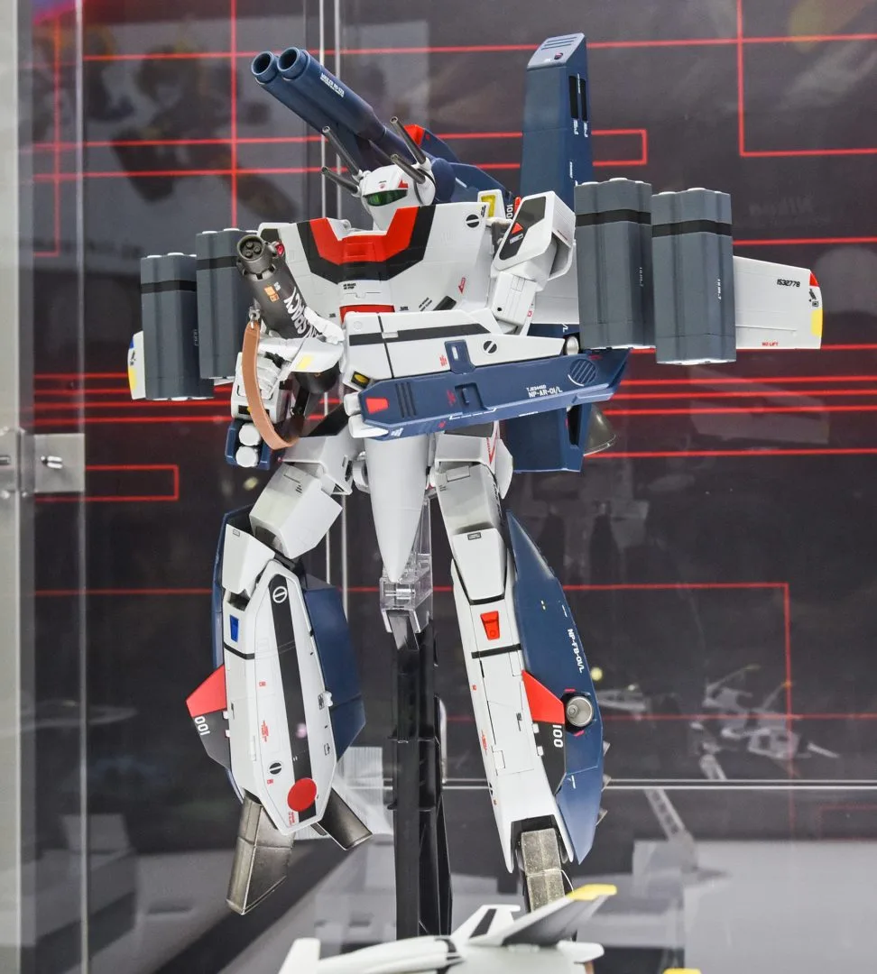 DX超合金 劇場版VF-1S バルキリー（一条輝機）2019年11月発売予定
DX超合金 劇場版VF-1対応ストライク／スーパーパーツセット 2020年4月発送予定（2次）
DX超合金 VF-1対応ミサイルセット
©1984 BIGWEST