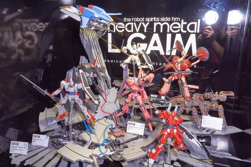 『重戦機エルガイム』からは「ROBOT魂＜SIDE HM＞」。ついに「ヌーベル・ディザード」やB級ヘビーメタル「グライア」も参考出品。