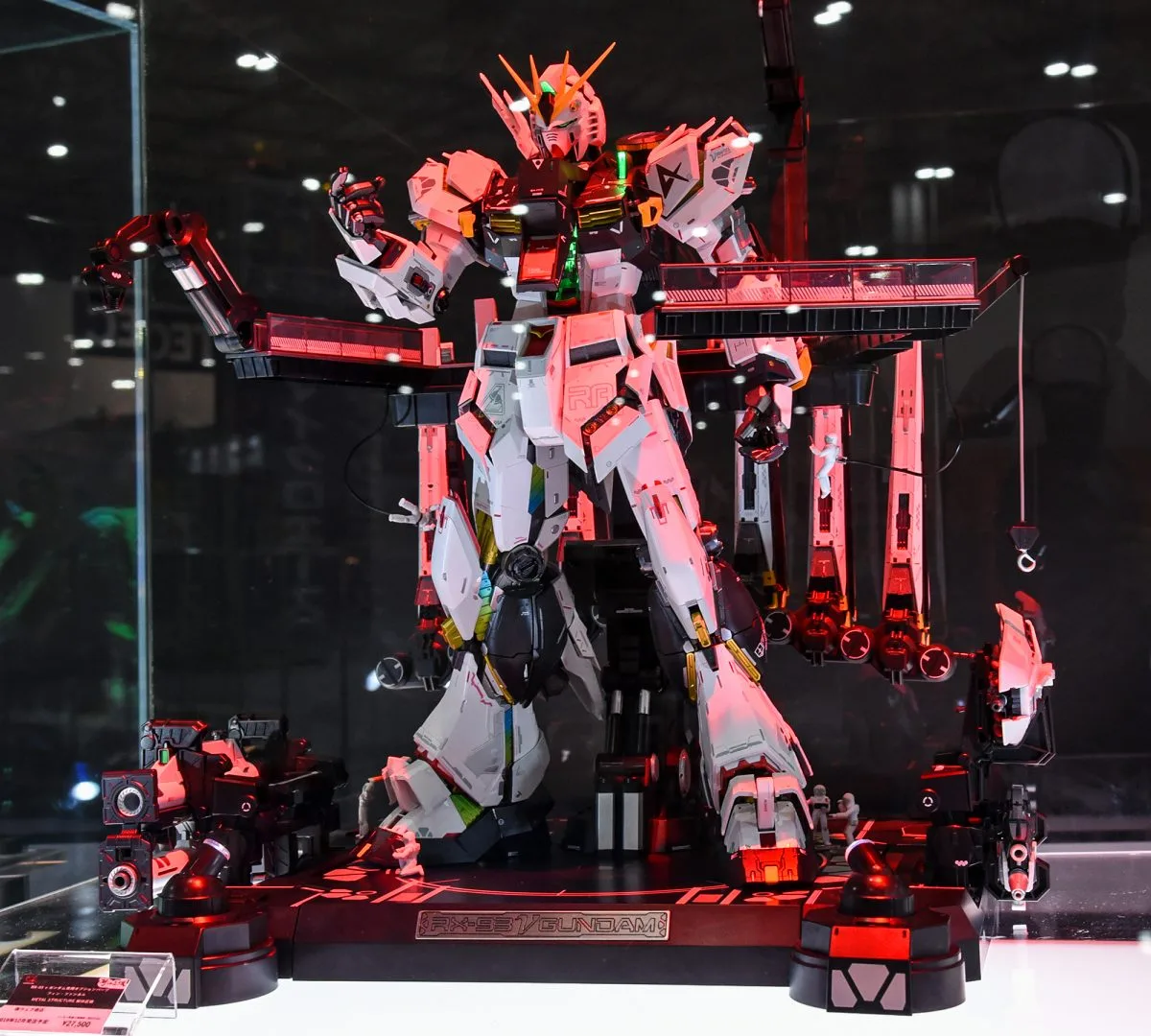 METAL STRUCTURE 解体匠機 RX-93 νガンダム 2019年12月発売予定
METAL STRUCTURE 解体匠機 RX-93 νガンダム専用オプションパーツ フィン・ファンネル 発売月未定
©創通・サンライズ