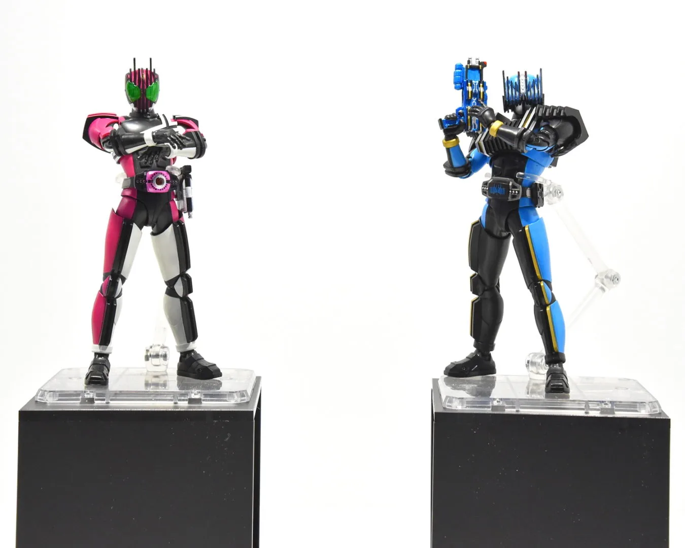 S.H.Figuarts（真骨彫製法）仮面ライダーディケイド（ネオディケイドライバーVer.）／魂ウェブ商店（受注終了）
©2018 石森プロ・テレビ朝日・ADK EM・東映 S.H.Figuarts（真骨彫製法）仮面ライダーディエンド／イベント限定品
©石森プロ・東映